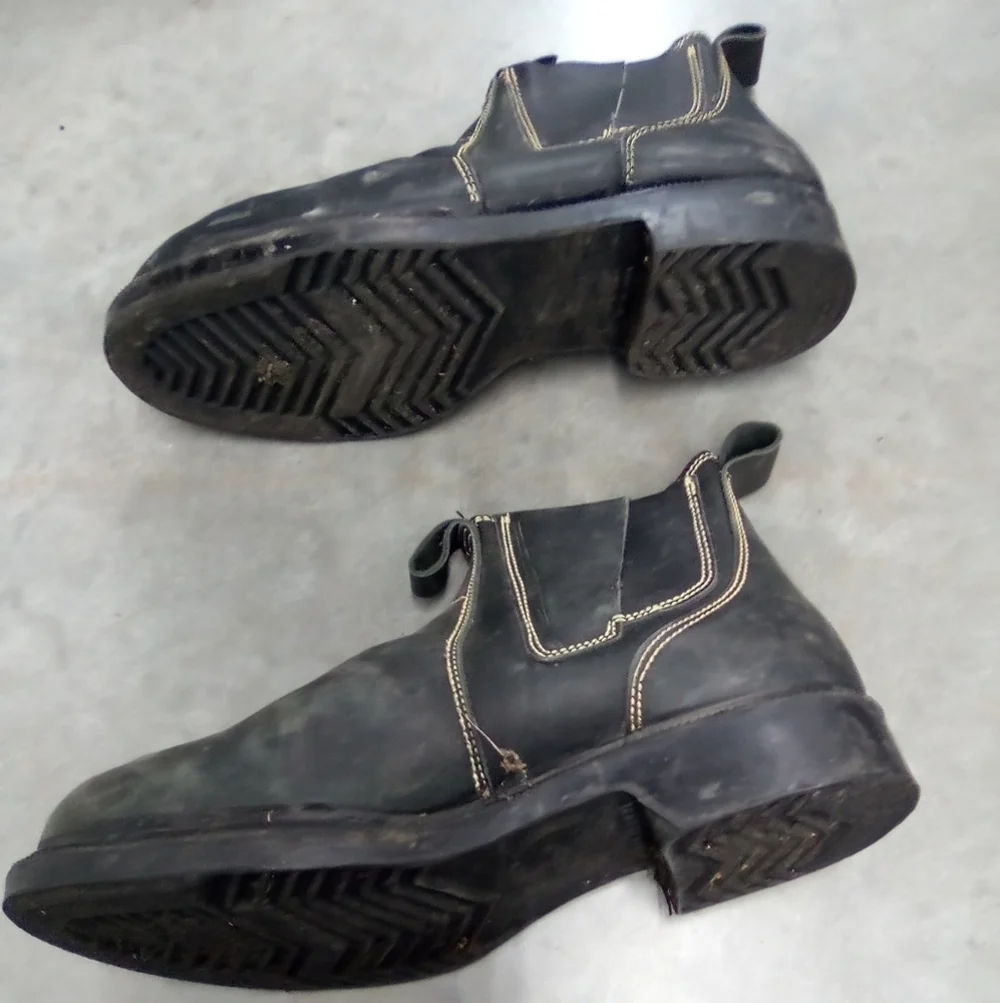 Caboodles Black Sturdy Boots with Chevron Tread